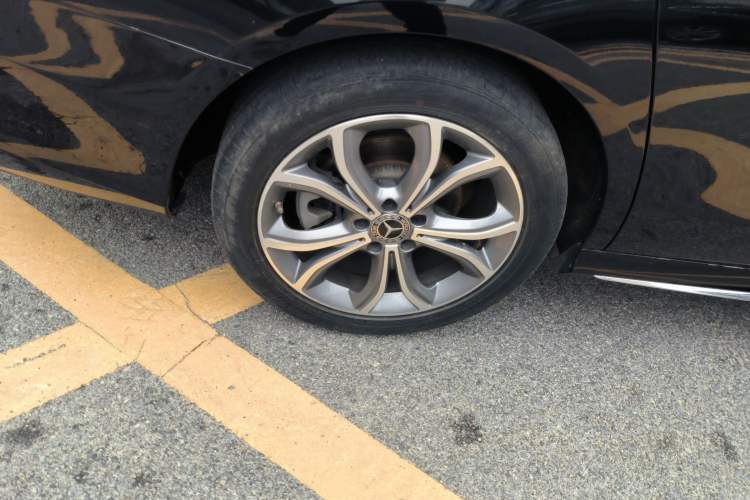 Used Mercedes-Benz E-Class 2020 E 300 L Sporty and Stylish Model