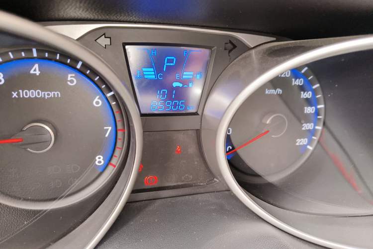 Used Hyundai ix35 2013 2.0L Automatic Two-Wheel Drive Smart GLS China IV Standard