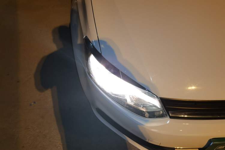 Used Volkswagen Polo 2016 1.4L Automatic Trendy Model Right Front Headlight