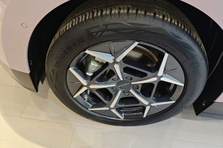 Used Lynk & Co Z20 2025 530 km Range Rear-Wheel Drive Max
