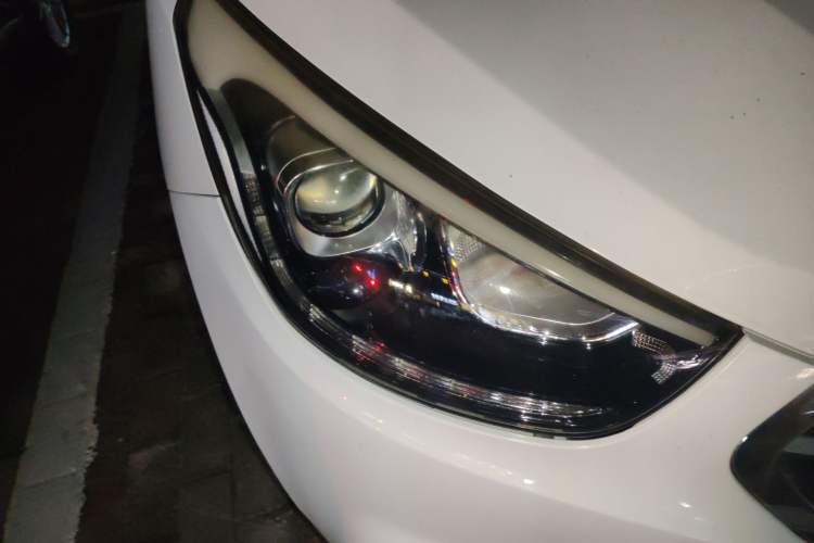 Used Hyundai ix35 2015 2.0L Automatic 2WD Smart Version China V Standard Right Front Headlight