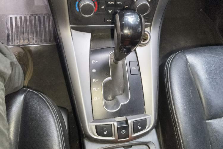 Used Chevrolet Captiva 2012 2.4L 4x4 Flagship Edition 7 Seats