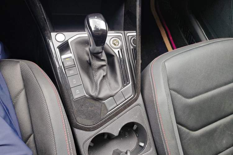 Used Volkswagen Tayron 2019 330TSI Two-Wheel Drive Luxury Model China VI Standard Gear Lever