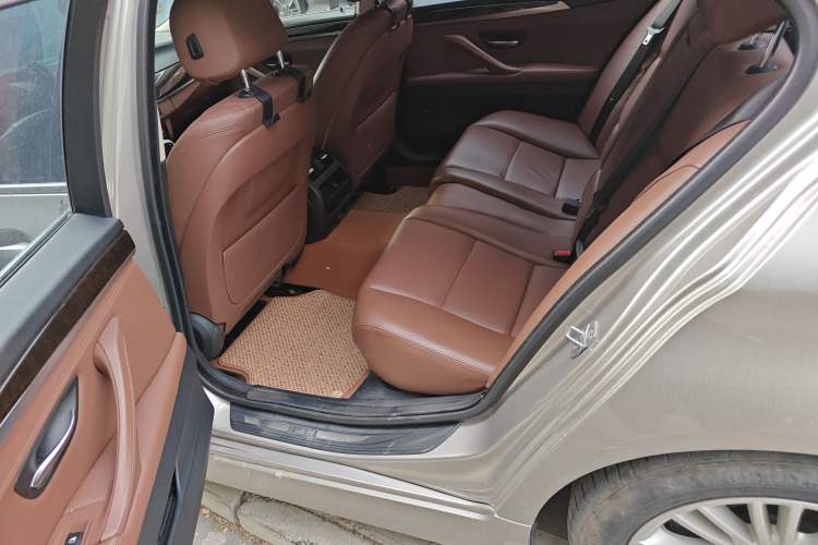 Used BMW 5 Series 2014 525Li Leading Model
