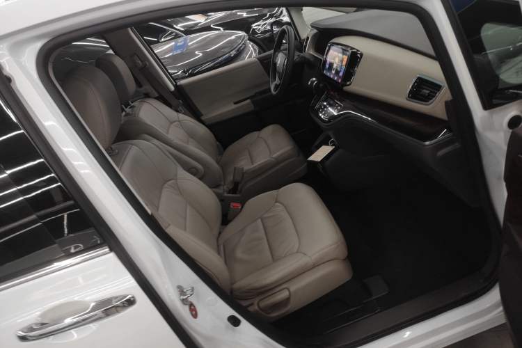 Used Honda Odyssey 2015 Revised 2.4L Luxury Edition