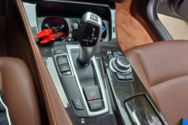 Used BMW 5 Series 2017 525Li Leading Model
