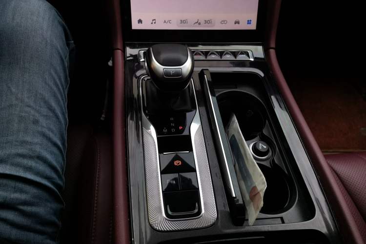 Used Hongqi H5 2023 1.5T DCT Smart Connect Flagship Edition
