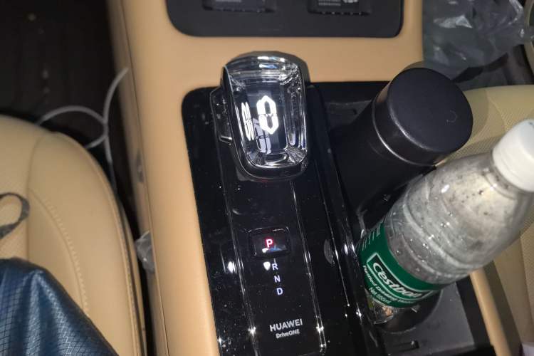 Used Hima AITO M7 2024 1.5T Intelligent Drive Rear-Drive Ultra Version 5 Seats Gear Lever