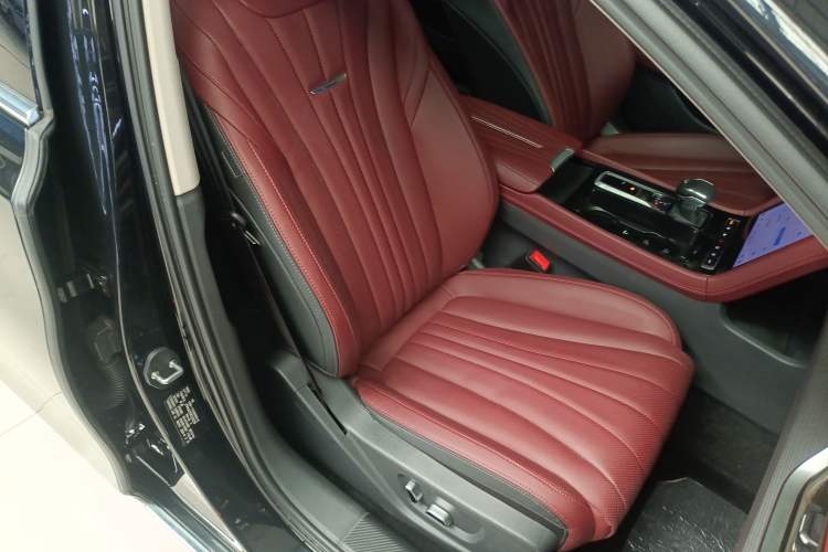 Used Hongqi H5 2024 1.5T DCT Smart Connect Flagship Edition Right Front Seat