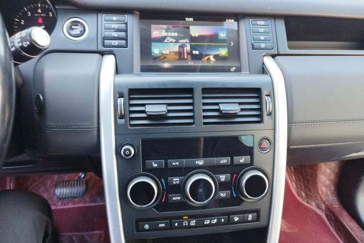 Used Land Rover Discovery Sport 2018 240 PS HSE Version Audio And AC Panel