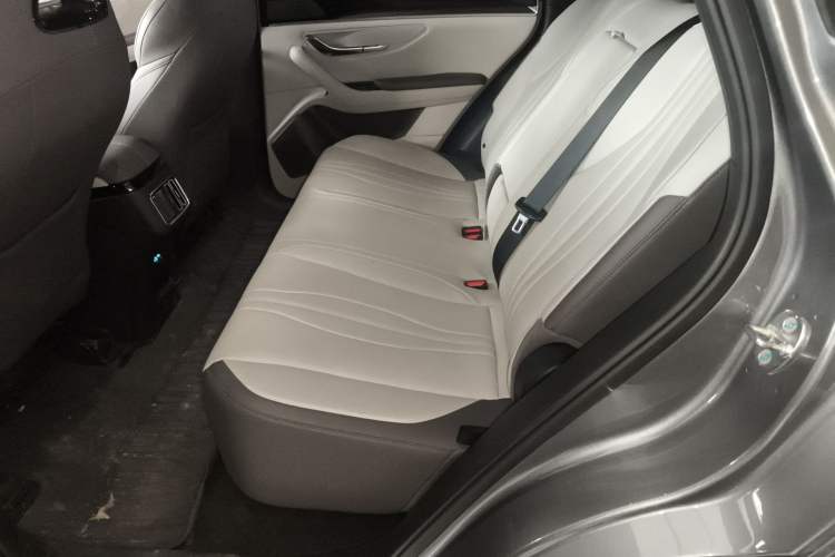 Used BYD Song PLUS New Energy 2025 EV 520km Luxury Version Left Rear Seat