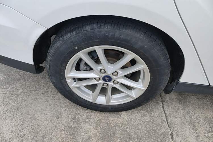 Used Ford Focus 2018 Sedan Classic EcoBoost 125 Automatic Supercharged Style SmartDrive Edition
