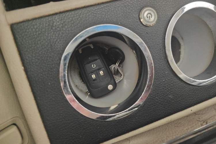 Used Buick GL8 2015 2.4L Luxury Business Premium Edition Vehicle Key