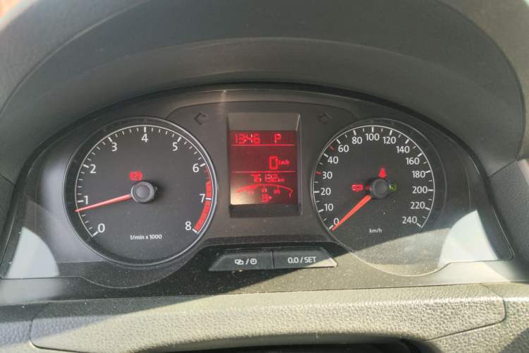 Used Volkswagen Santana 2015 1.6L Automatic Comfort Edition Odometer Close Up