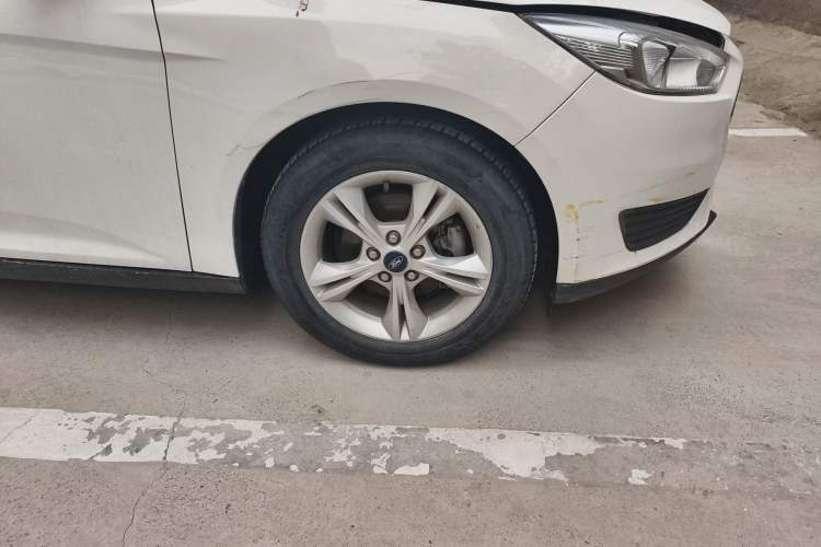 Used Ford Focus 2018 Sedan Classic 1.6L Automatic Comfort Plus Smart Drive Version Right Front Wheel Hub