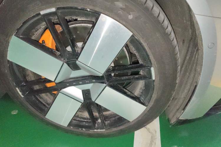 Used XPeng P7 2025 Model—750 All-Wheel-Drive High-Performance Ultra