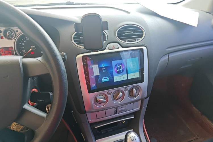 Used Ford Focus 2013 Hatchback Classic 1.8L Manual Base Model Audio And AC Panel