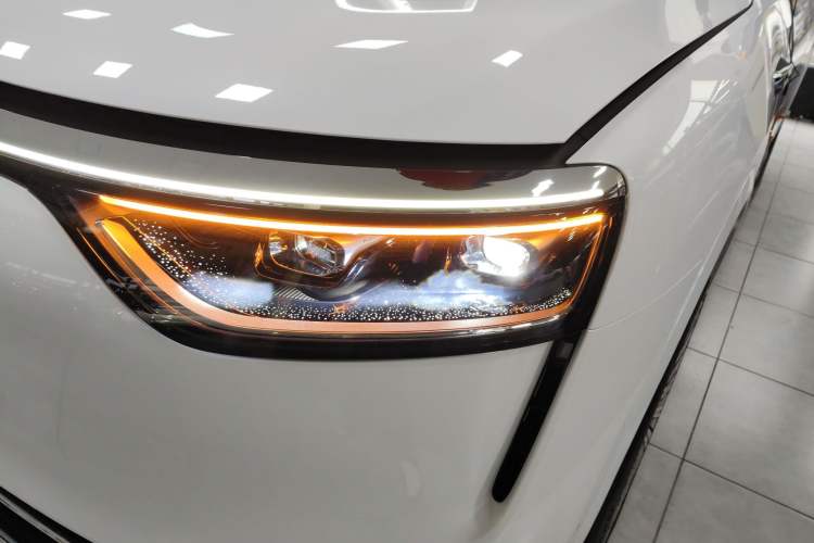 Used Hima AITO M8 2025 Extended-Range Ultra Version 53.4 kWh 6-Seater Edition