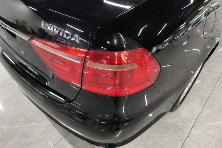 Used Volkswagen Lavida 2013 Restyled Classic 1.6L Automatic Comfort Edition Right Rear Taillight