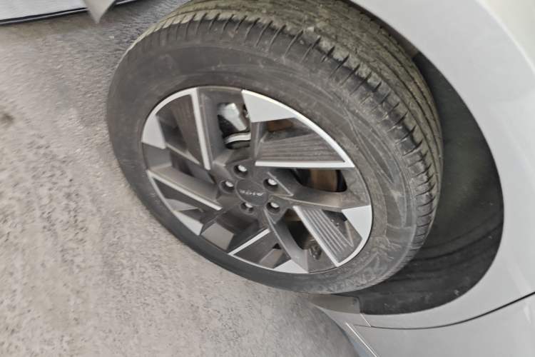 Used AION S 2023 Meizu 580 Lithium Iron Phosphate Right Rear Wheel Hub