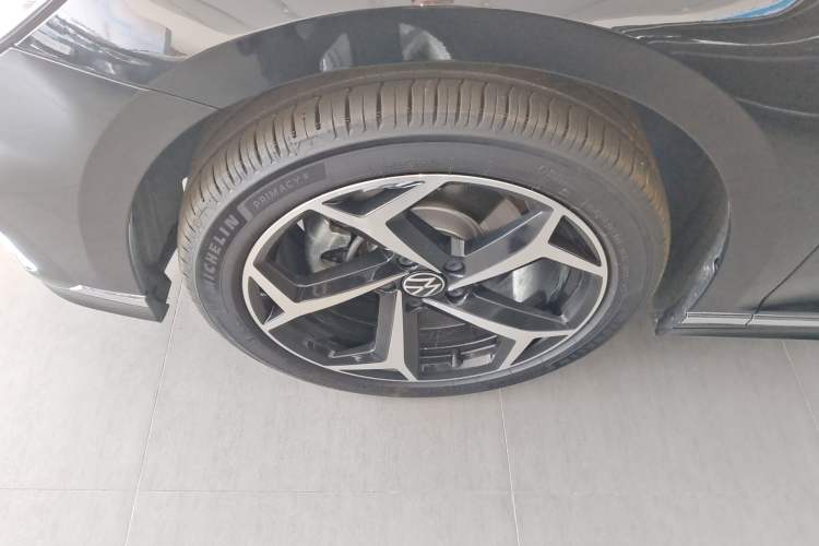 Used Volkswagen Magotan 2026 30 Million Vehicles Selected Model 380TSI DSG Luxury Edition Left Front Wheel Hub