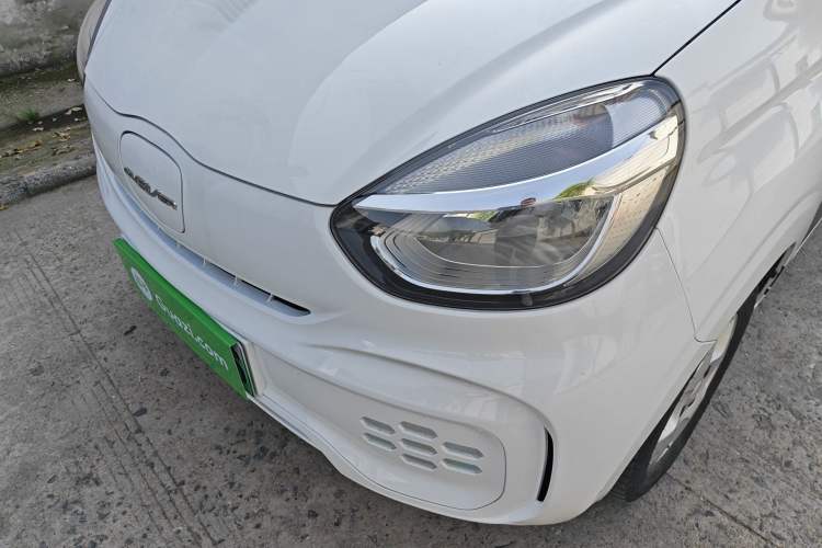 Used Roewe Clever 2021 302 km New Four-Seater Super-Efficient Version
