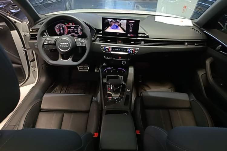 Used Audi A4L 2024 40 TFSI Luxury Dynamic Edition