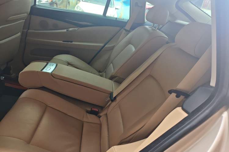 Used BMW 5 Series GT 2010 535i Leading Model
