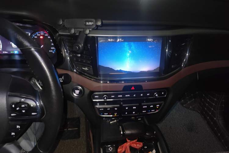 Used GAC Trumpchi GS8 2017 320T Two-Wheel Drive Luxury Smart Connectivity Version (7 Seats)
