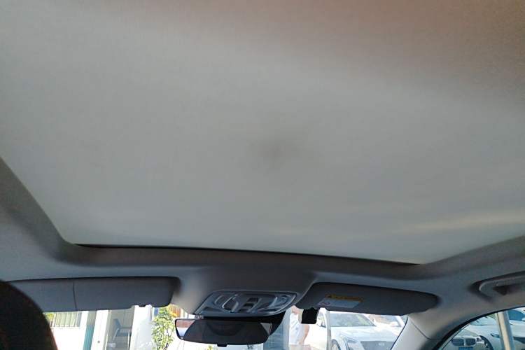 Used Roewe D5X DMH 2024 135 Tech Edition
