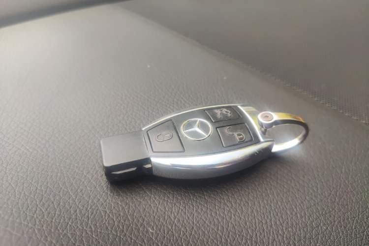 Used Mercedes-Benz SLK-Class 2011 SLK 200 Fashion Model
