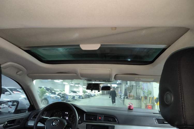 Used Volkswagen Lamando 2015 230TSI DSG Fashion Edition
