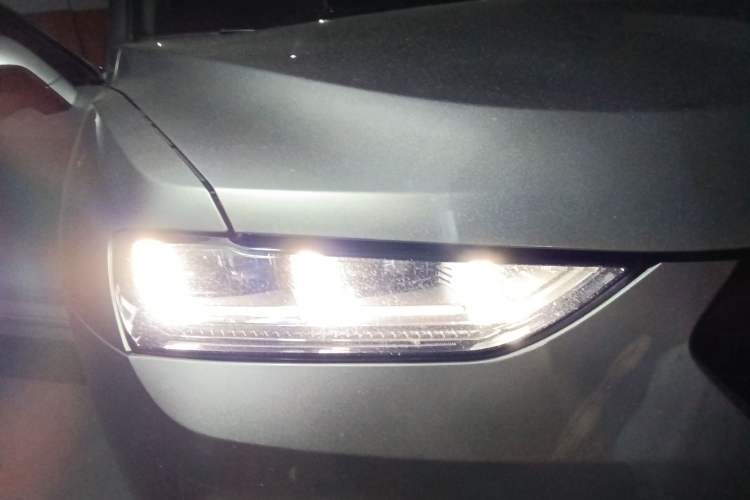 Used Wey VV7 2017 VV7c 2.0T Flagship Model Right Front Headlight