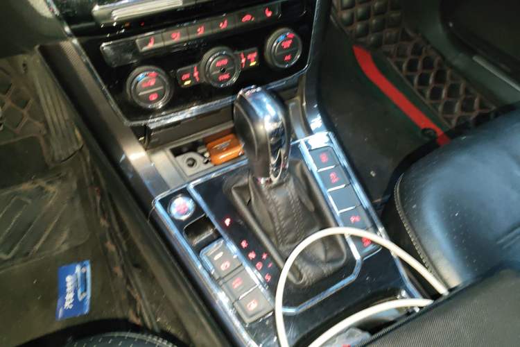 Used Volkswagen Passat 2017 330TSI DSG Prestige Edition Gear Lever