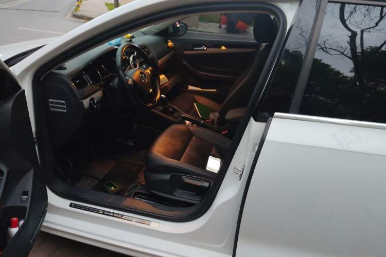 Used Volkswagen Sagitar 2017 1.6L Automatic Comfort Model Left Front Seat