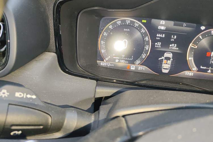 Used Lynk & Co 03 2021 1.5TD DCT JingPro Odometer Close Up