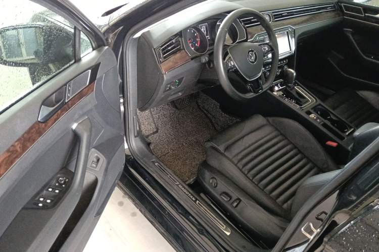 Used Volkswagen Magotan 2019 330TSI DSG Luxury Version China VI Standard Driver Seat