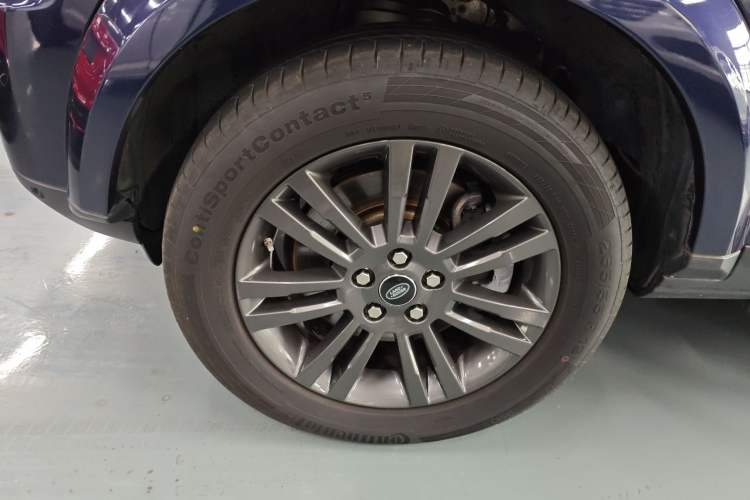 Used Land Rover Discovery 2016 3.0 SC Obsidian Black Heritage Edition SE
