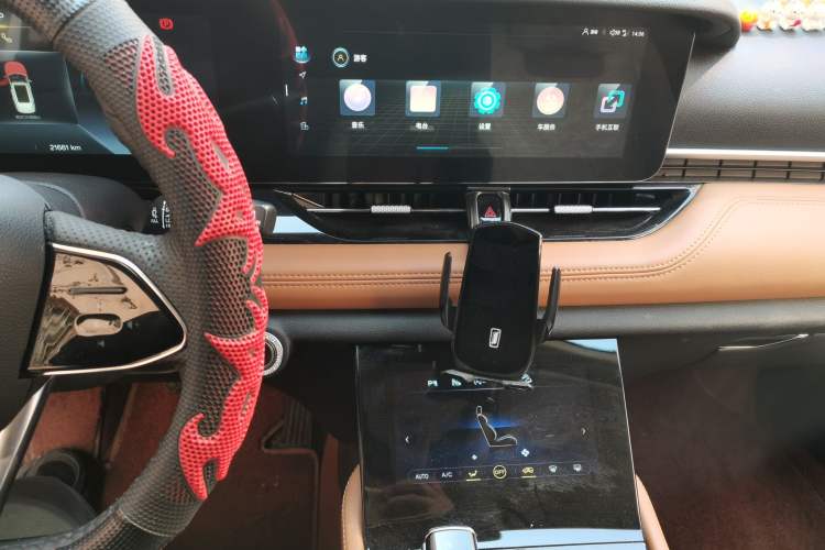 Used Bestune T99 2022 20TD Automatic Sport Prestige Special Edition Audio And AC Panel