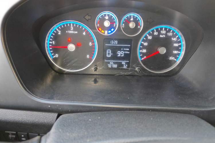 Used Foton Toano 2024 Joy Elephant Multi-Function Model Cummins 2.8T Manual Long Wheelbase Ultra-High Roof with Rear Dual Tires and 7 Seating Capacity Odometer Close Up