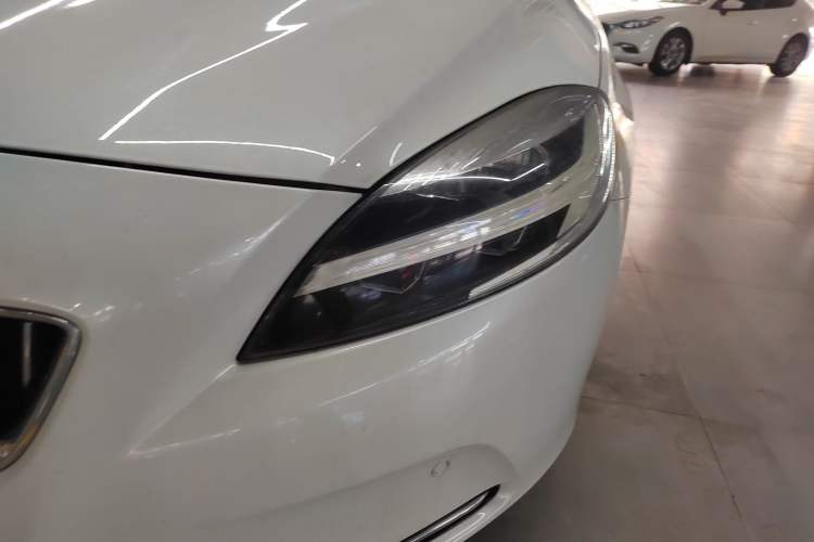 Used Volvo V40 2017 T3 Zhiya Edition
