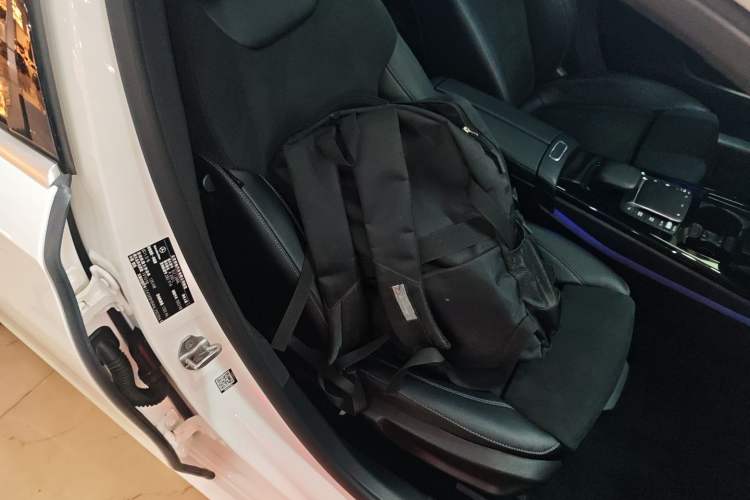 Used Mercedes-Benz A-Class 2022 Second Facelift A 200 L Sport Sedan Fashion Version Right Front Seat