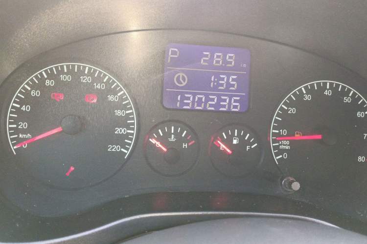 Used Chery Tiggo 2012 Elite Edition 1.6L CVT Comfort DVVT Model Odometer Close Up