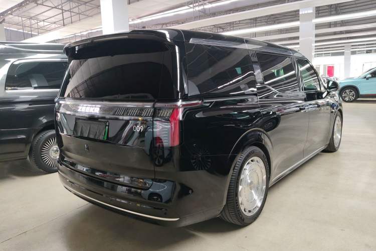 Used Zeekr 009 2024 7-Seater Aisle Version 108 kWh Rear Right 45 Deg