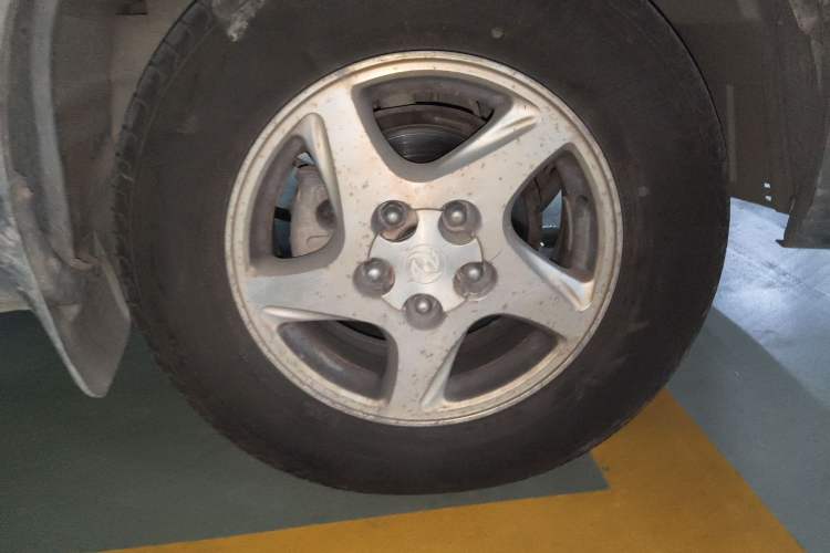 Used FORTHING Lingzhi 2014 M5 Q3 2.0L 7-seat Long-wheelbase Luxury Model