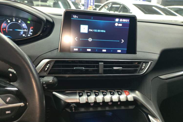 Used Peugeot 5008 2017 380THP 7-Seater Elite Edition Audio And AC Panel