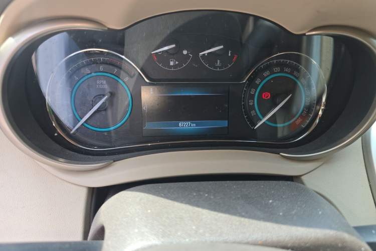 Used Buick LaCrosse 2013 2.4L SIDI Leading Comfort Version Odometer Close Up