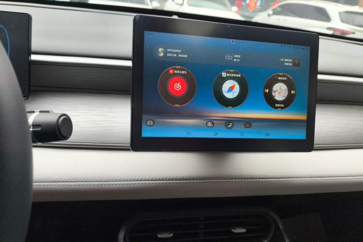 Used BYD Seal 05 DM-i 2025 DM-i Smart Drive 55KM Luxury Model Audio And AC Panel