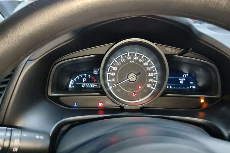 Used Mazda Mazda 3 Axela 2017 Sedan 1.5L Automatic Luxury Model Emission Standard China V
