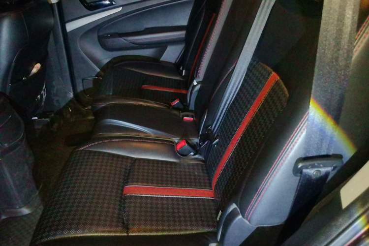 Used BYD S7 2015 2.0T Automatic Prestige Model